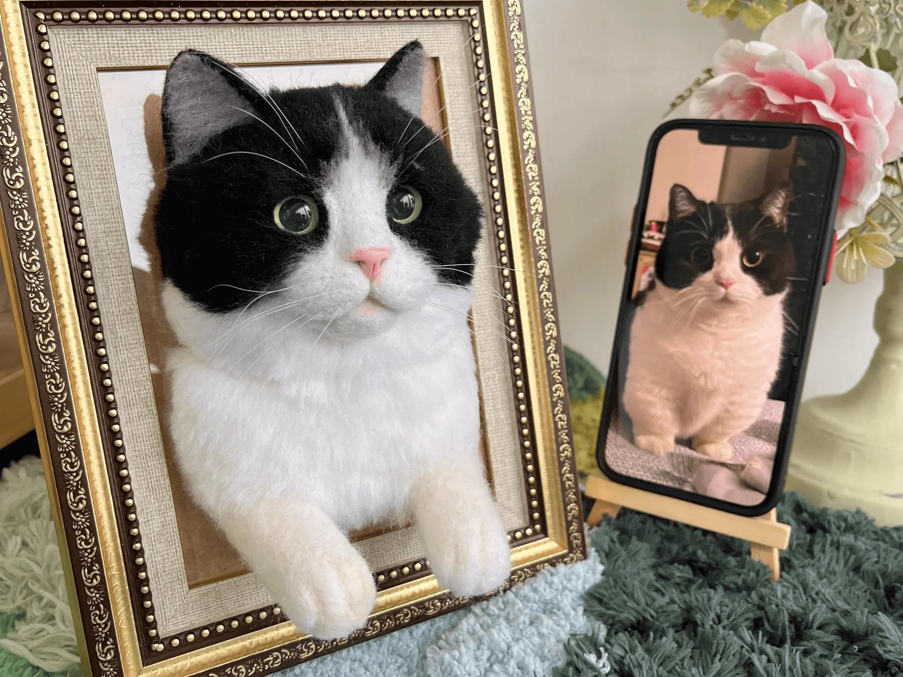3D pet photo frame with paw prints